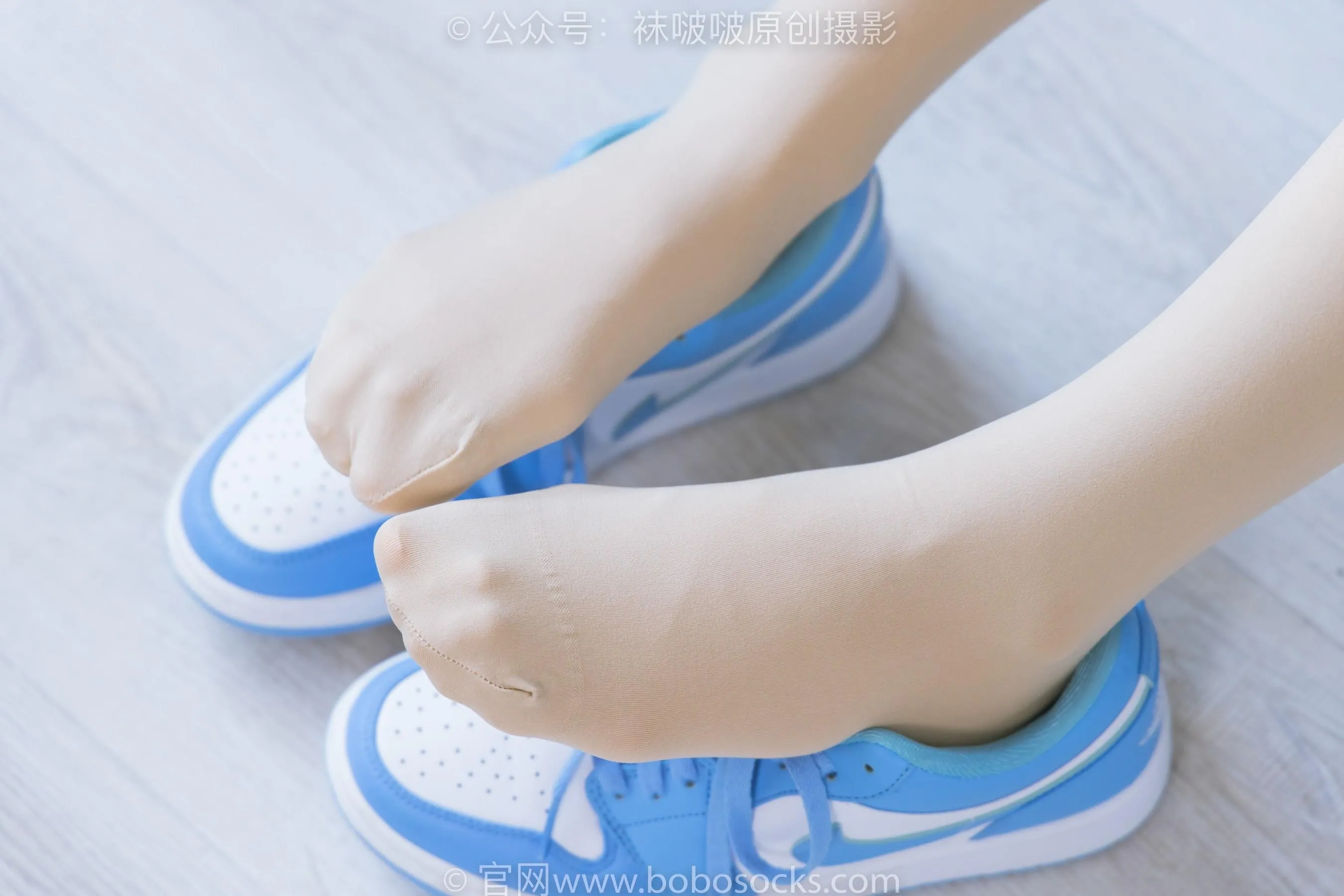 [BoBoSocks袜啵啵]NO.228 小沫-板鞋、厚肉丝、裸足 [90P]插图7